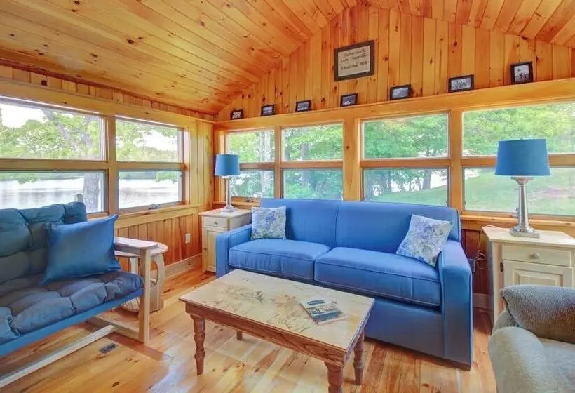 Newly Restored Waterfront Cottage With Private Dock, Fireplace, & Farm Dogs Ok