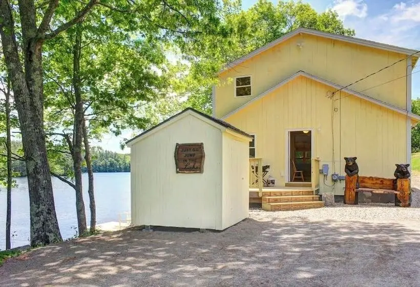 Newly Restored Waterfront Cottage With Private Dock, Fireplace, & Farm Dogs Ok