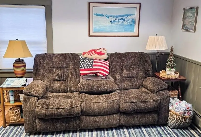 Open Layout Maine Cottage With Washer/dryer & Grill Dog Friendly