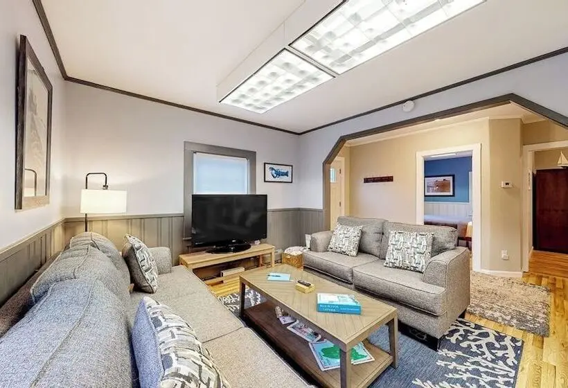 Open Layout Maine Cottage With Washer/dryer & Grill Dog Friendly