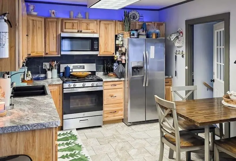 Open Layout Maine Cottage With Washer/dryer & Grill Dog Friendly