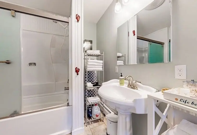 Open Layout Maine Cottage With Washer/dryer & Grill Dog Friendly