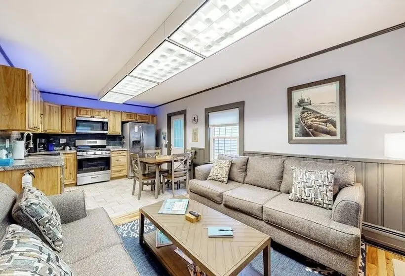 Open Layout Maine Cottage With Washer/dryer & Grill Dog Friendly