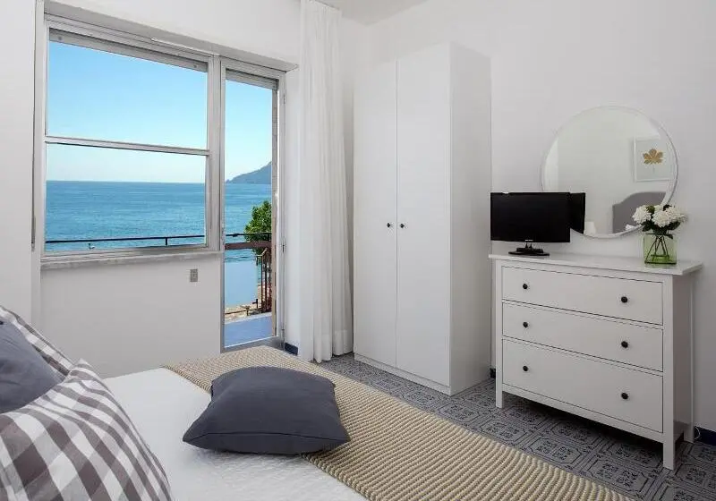 Hotelli Angelina Apartments