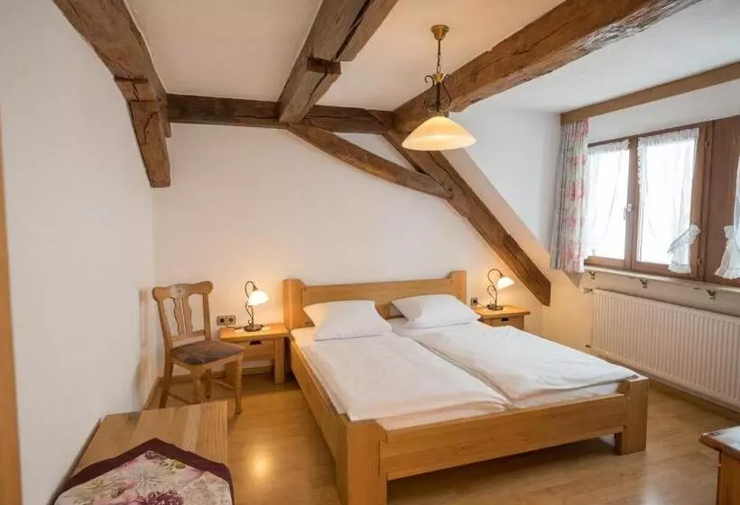 Retkeilymaja Der Adler