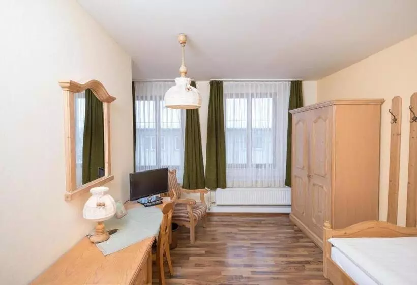 Retkeilymaja Der Adler