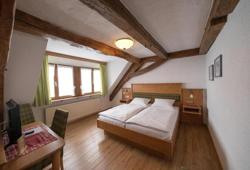 فندق صغير Der Adler