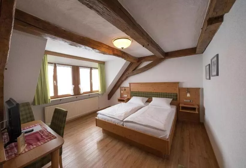 Retkeilymaja Der Adler