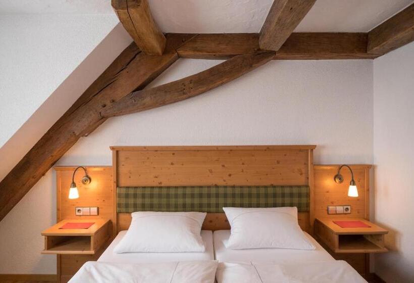 فندق صغير Der Adler