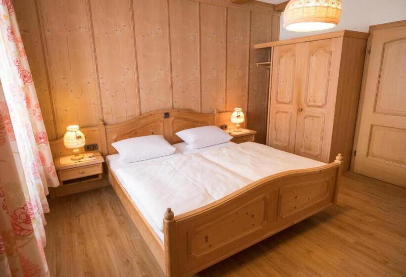 فندق صغير Der Adler