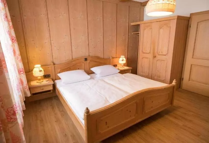 Retkeilymaja Der Adler