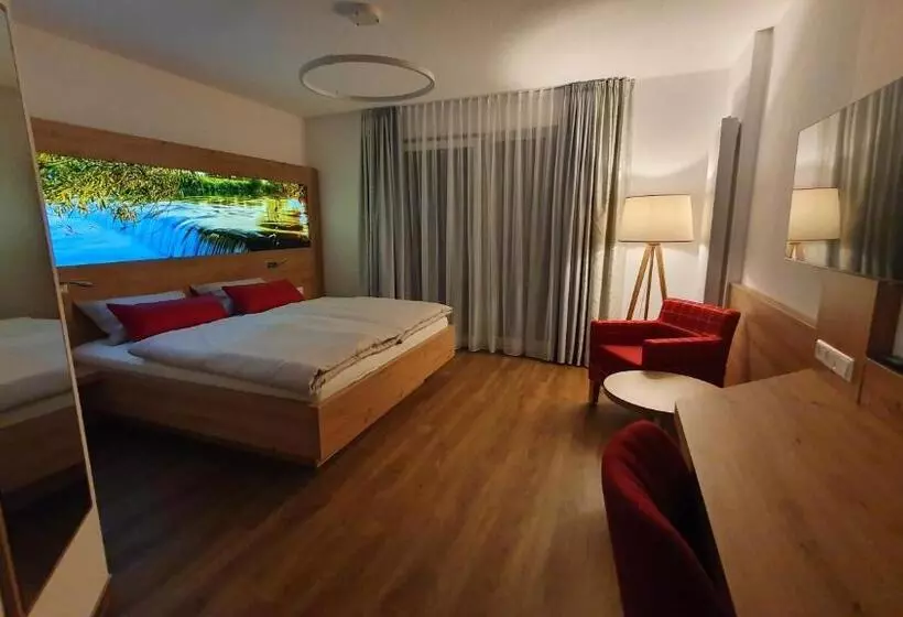 Retkeilymaja Der Adler