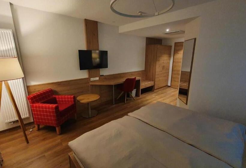 فندق صغير Der Adler