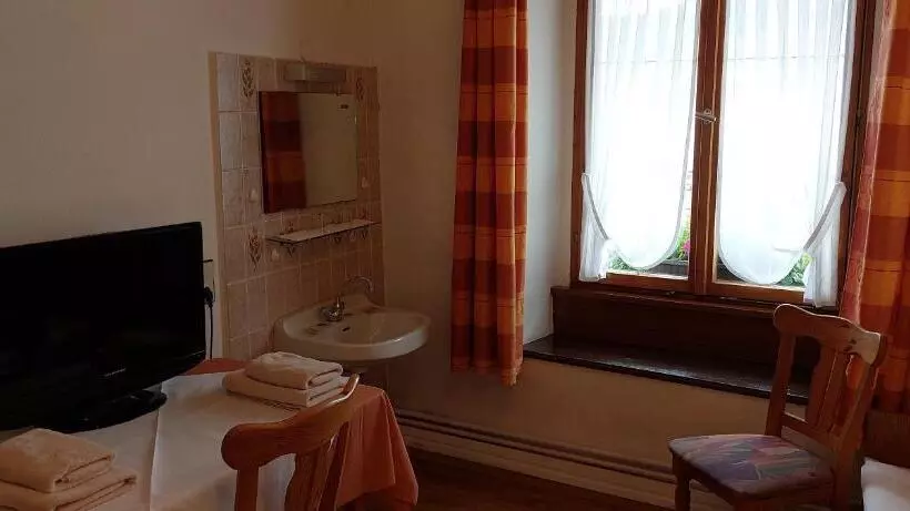 Retkeilymaja Der Adler