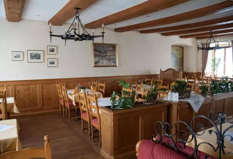 Retkeilymaja Der Adler