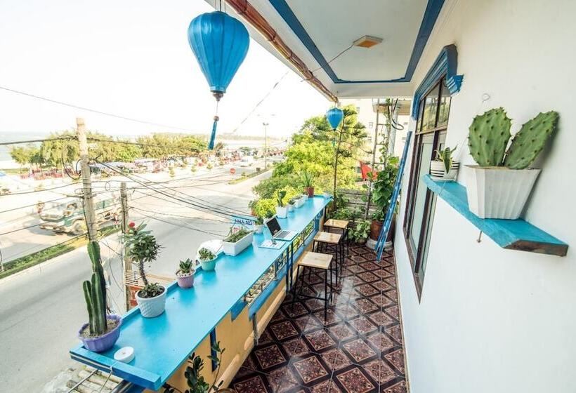 تختخواب و صبحانه Bamboo S House