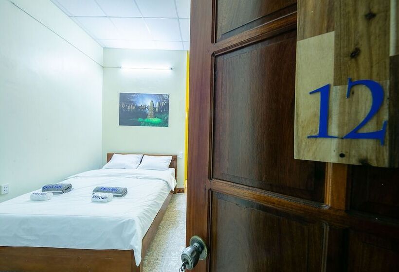 تختخواب و صبحانه Bamboo S House