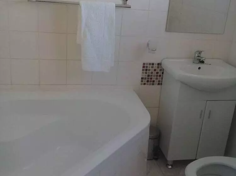 Rest Shade Bed And Breakfast