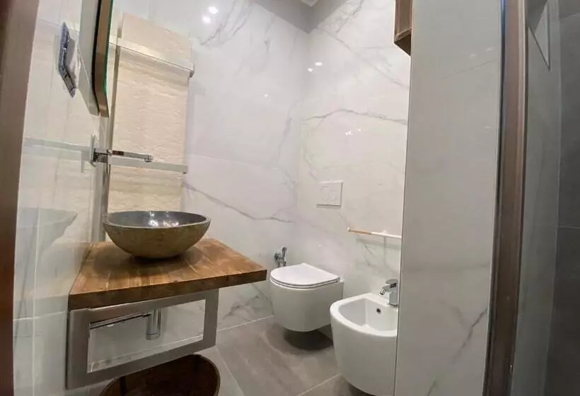 تختخواب و صبحانه La Fontanella