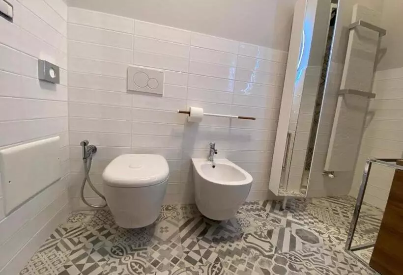 تختخواب و صبحانه La Fontanella