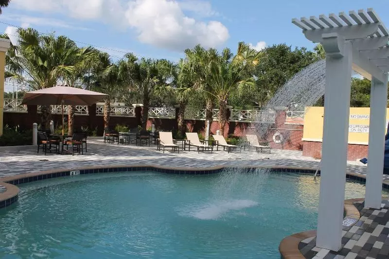 Hotelli Courtyard By Marriott Deland Historic Downtown