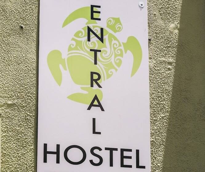 Central Maui Hostel