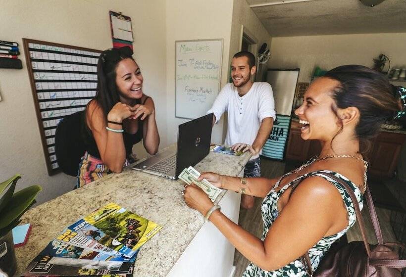 Central Maui Hostel