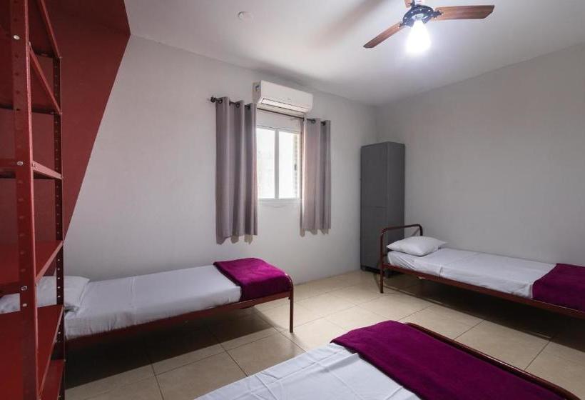 Hostel La Casa De Pedra