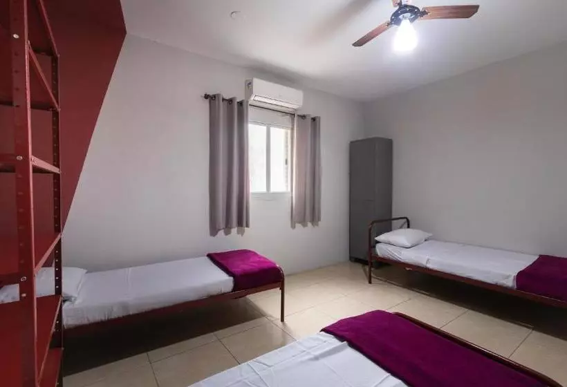 Hostel La Casa De Pedra