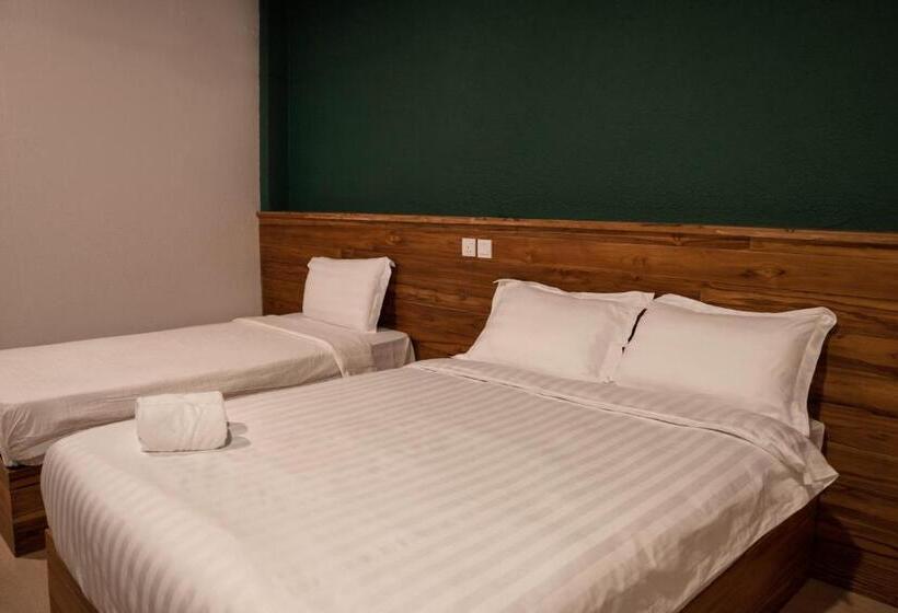 Hotell Room V @ Jalan Sultanah Near Bus Stop Batu Pahat