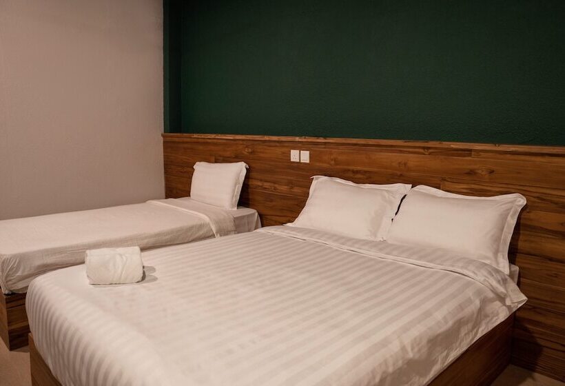 Hotell Room V @ Jalan Sultanah Near Bus Stop Batu Pahat