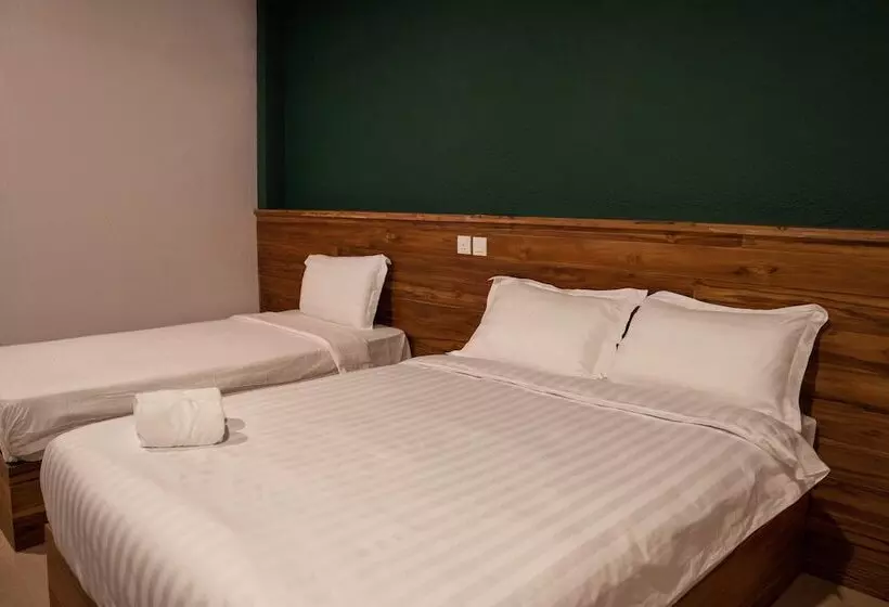 Hotelli Room V @ Jalan Sultanah Near Bus Stop Batu Pahat