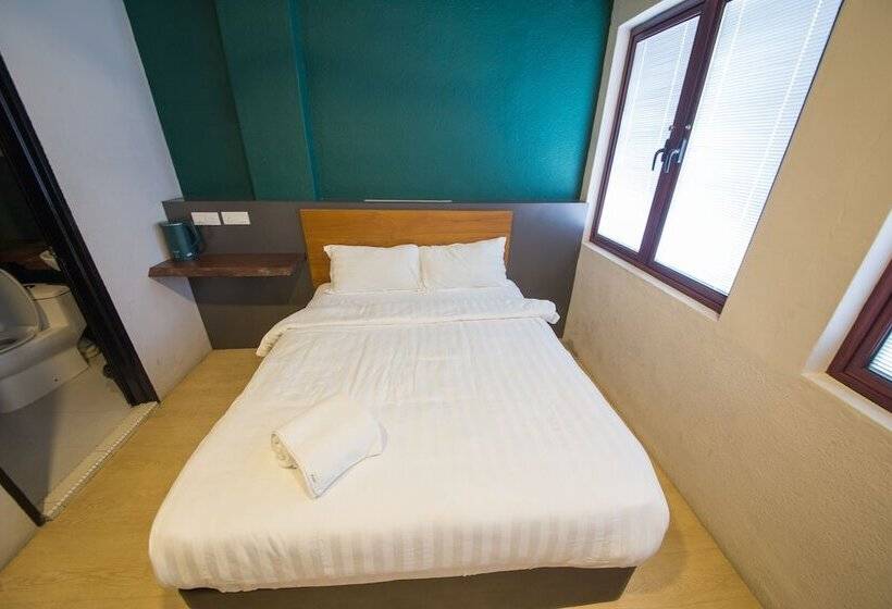Hotell Room V @ Jalan Sultanah Near Bus Stop Batu Pahat