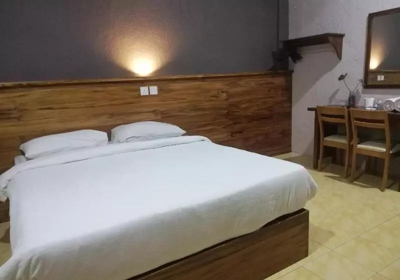 Hotelli Room V @ Jalan Sultanah Near Bus Stop Batu Pahat