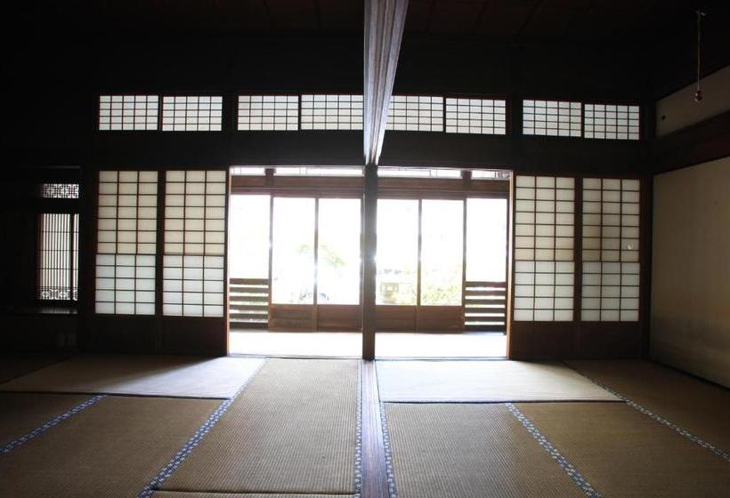 פנסיון In Bloom Beppu