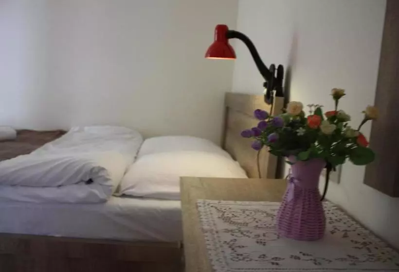 پانسیون Sunny Days Borjomi