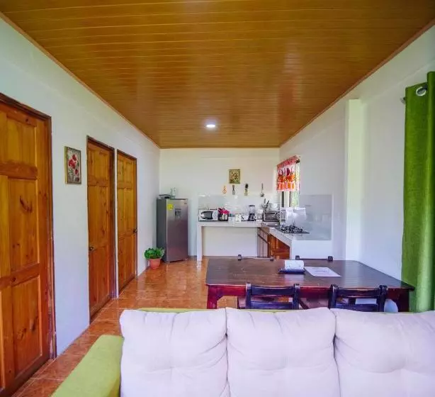 Aamiaismajoitus (B&B) Hostel Cattleya   Monteverde, Costa Rica