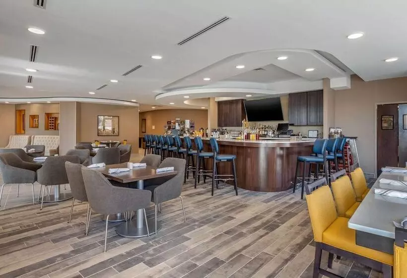 Cambria Hotel West Orange
