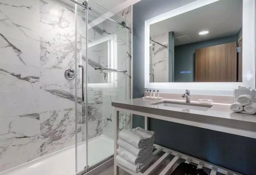 Cambria Hotel West Orange