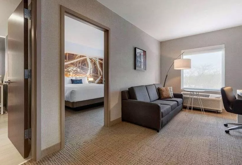 Cambria Hotel West Orange