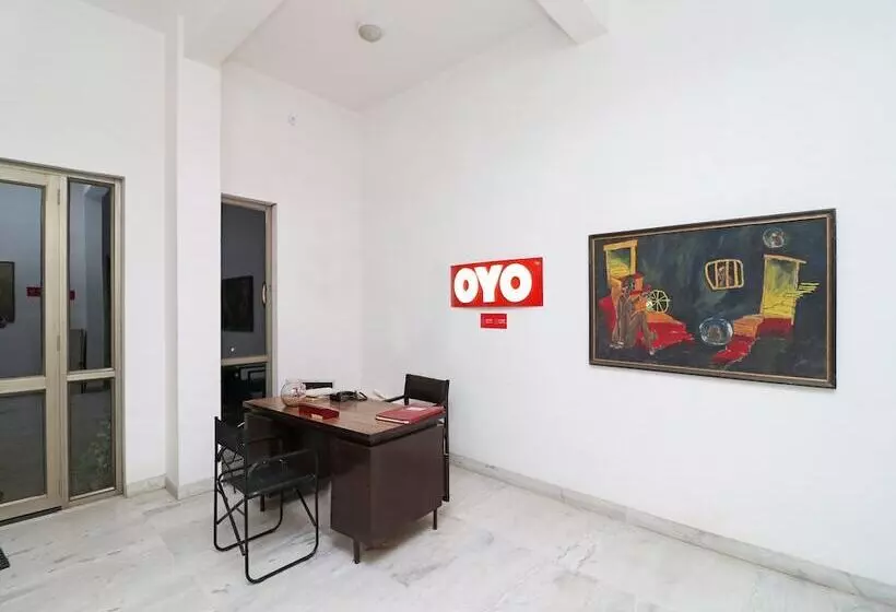 Hotelli Oyo 2944 Urusvati Art And Habitat Centre