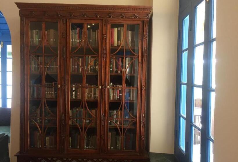 ホテル Pine Retreat Mallroad