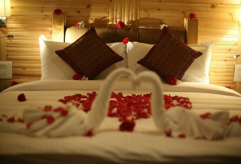 منتجع The Moksh Eco Inn