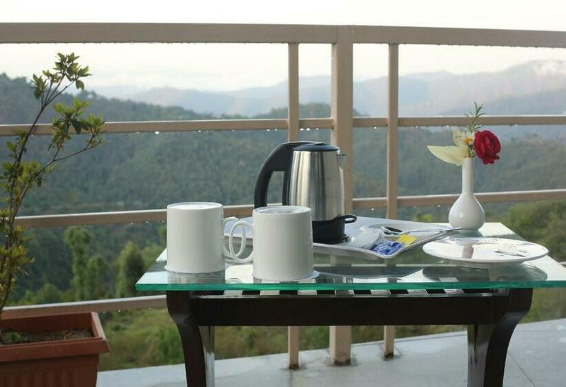 منتجع The Moksh Eco Inn