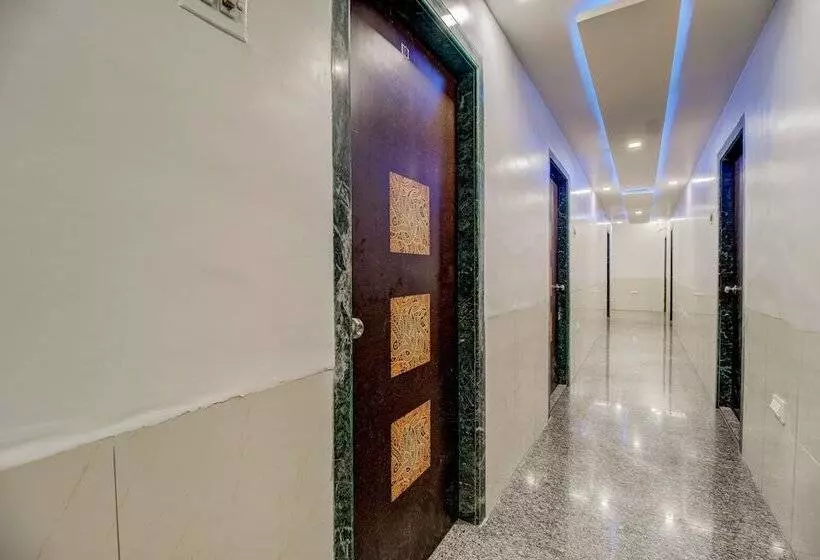 هتل Spot On 47255 Annakilly Tower Guest House