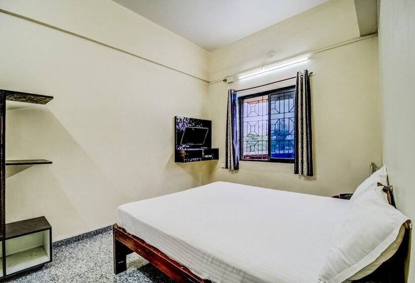 בית מלון כפרי Spot On 47255 Annakilly Tower Guest House