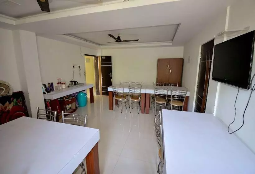 پانسیون Om Guest House