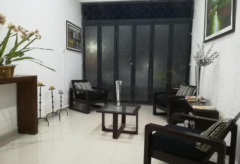 پانسیون Mi Bella Santa Cruz