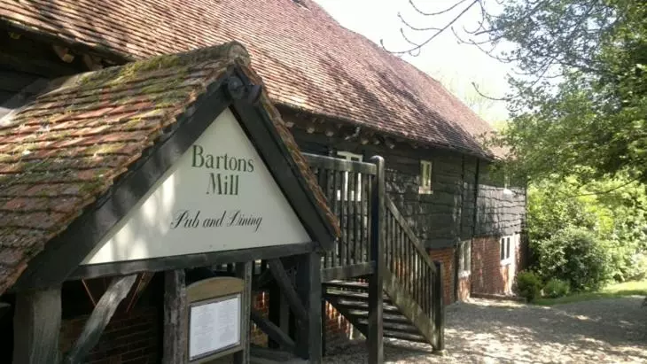 Alberg Bartons Mill Pub And Dining