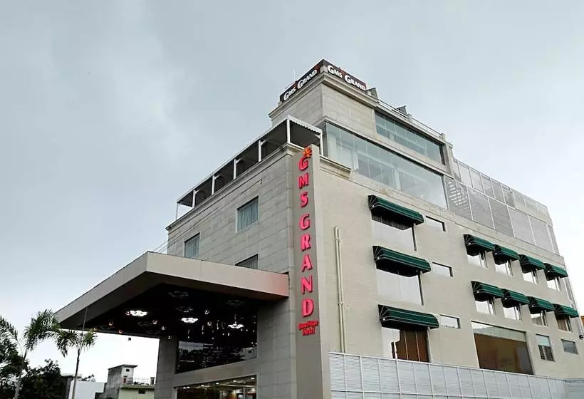 ホテル Av Royale Gms Road